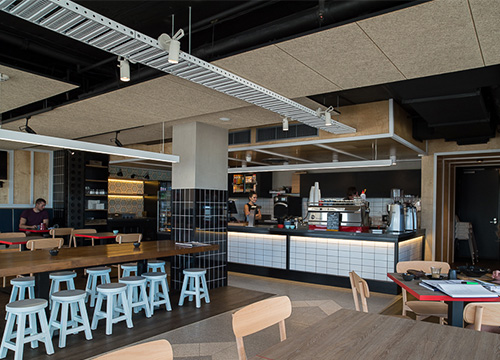 FULL TURN CAFE/BAR